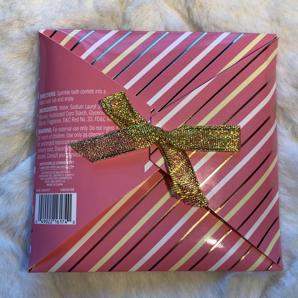 Cosmetic Bundle - Picture 10 of 13